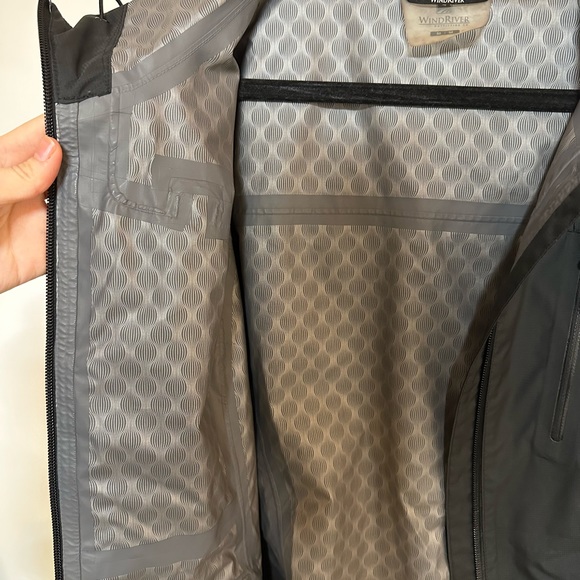 Women’s Rain coat - Picture 3 of 4